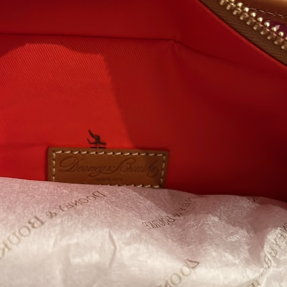 Dooney & Bourse 2023 Disney Parks Mickey Classics Christmas Tote Purse Bag NEW - Picture 6 of 11